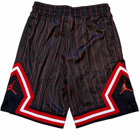 NIKE JORDAN BLACK GYM RED SHORTS KIDS - Picture 4 of 4